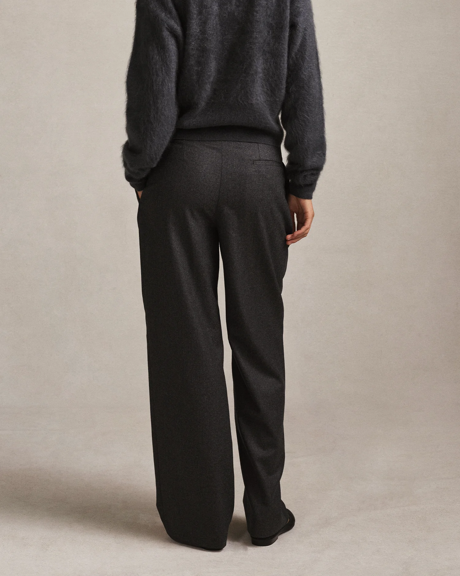 Ava Pleated Trouser - Dark Grey - Image 4