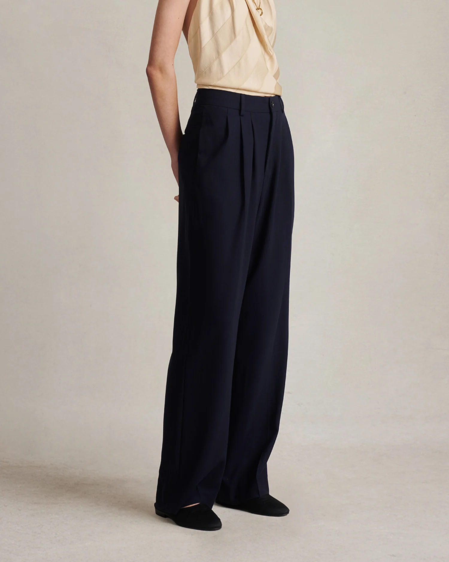 Ava Pleated Trouser - Dark Navy - Image 3