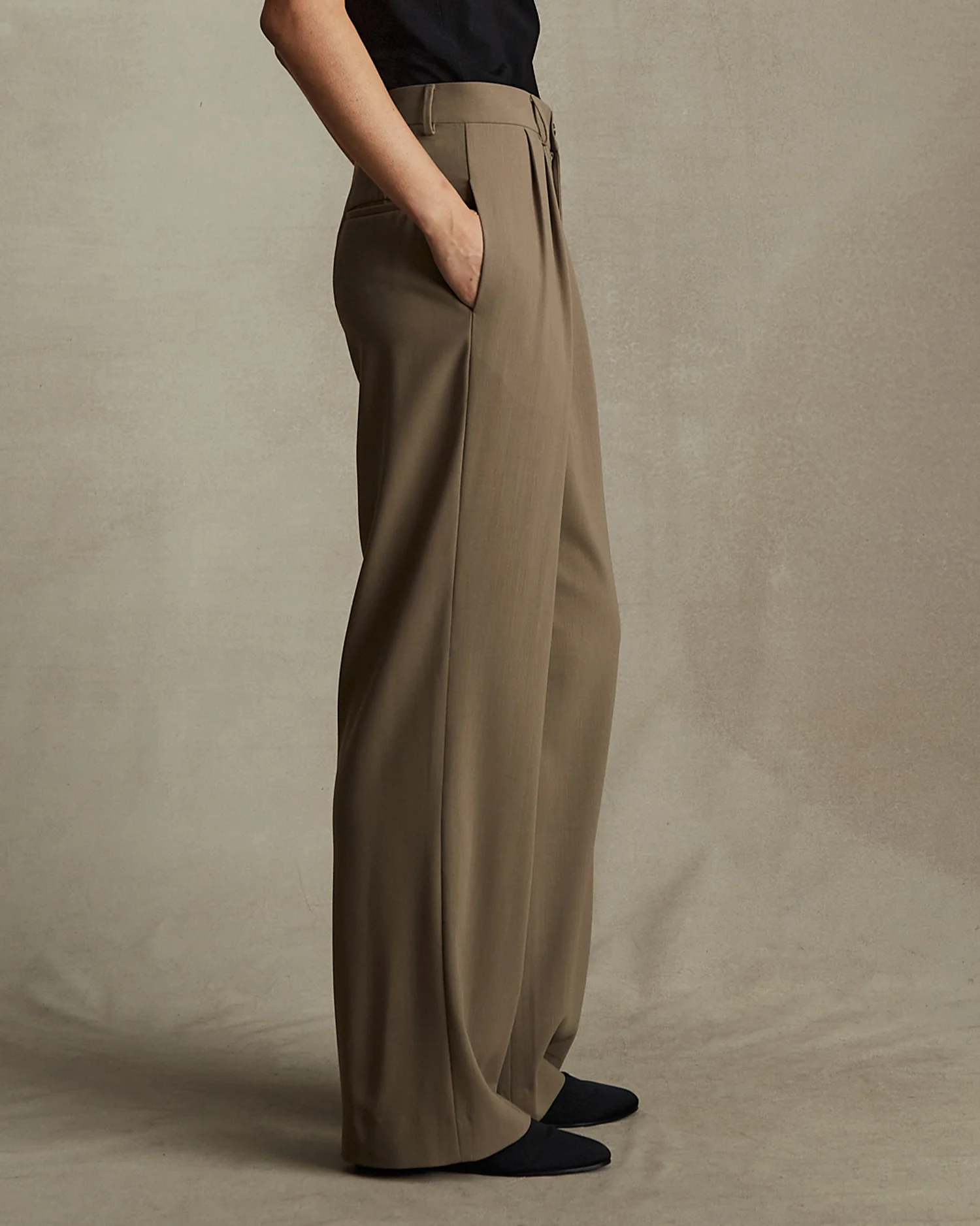 Ava Pleated Trouser - Taupe - Image 3