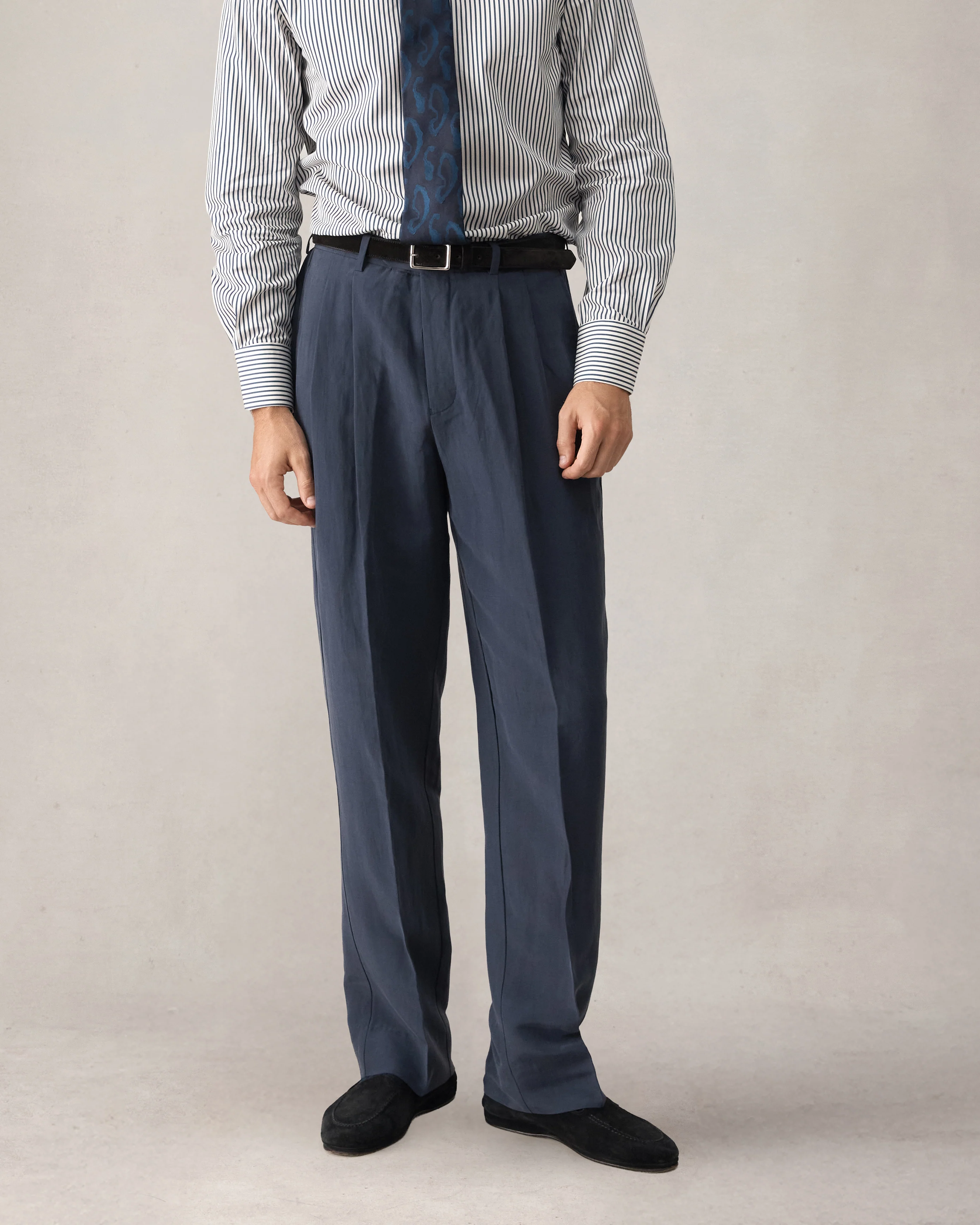 Double Pleated Trouser - Navy Silk Linen - Image 4