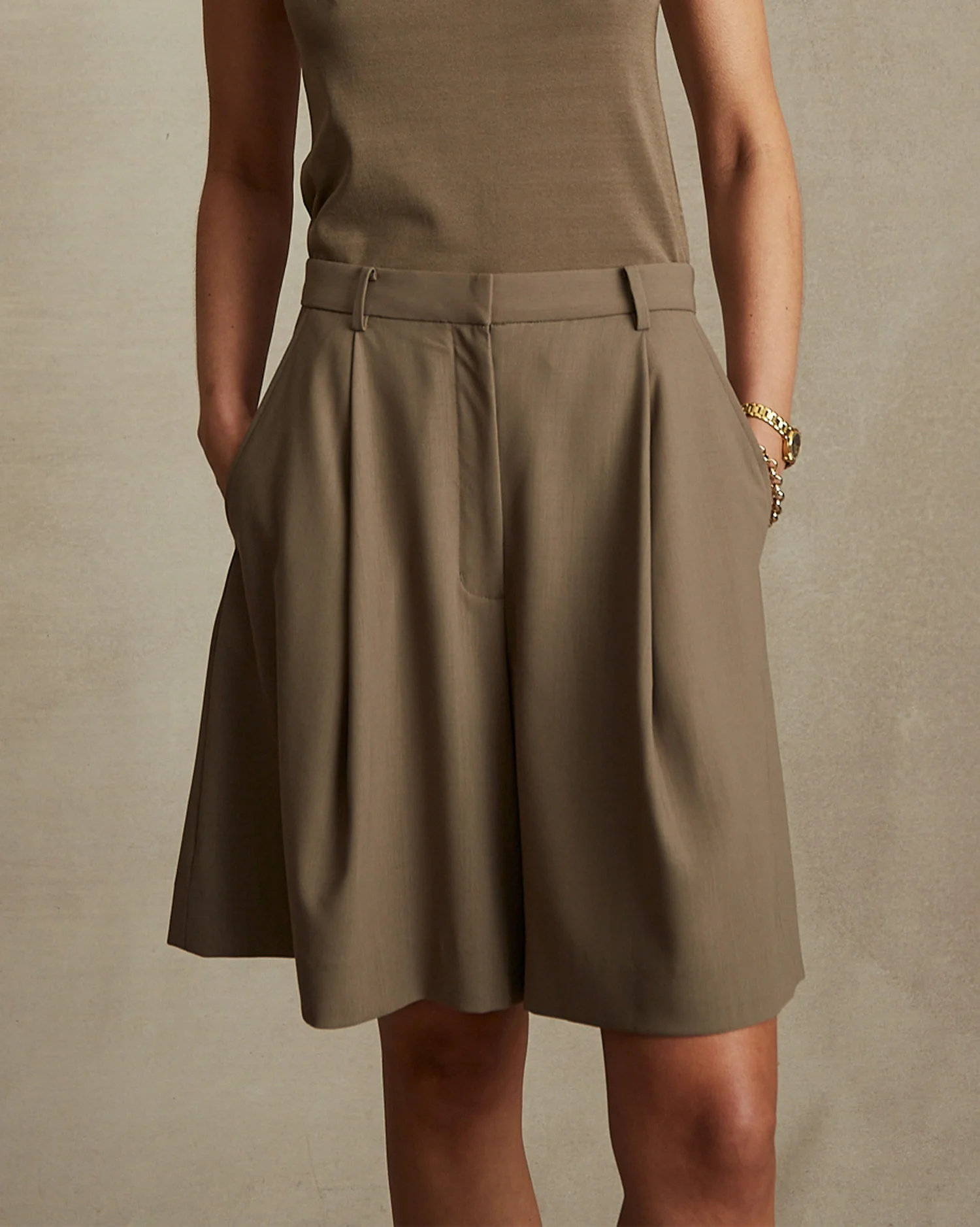 Evalin Shorts - Taupe - Image 5