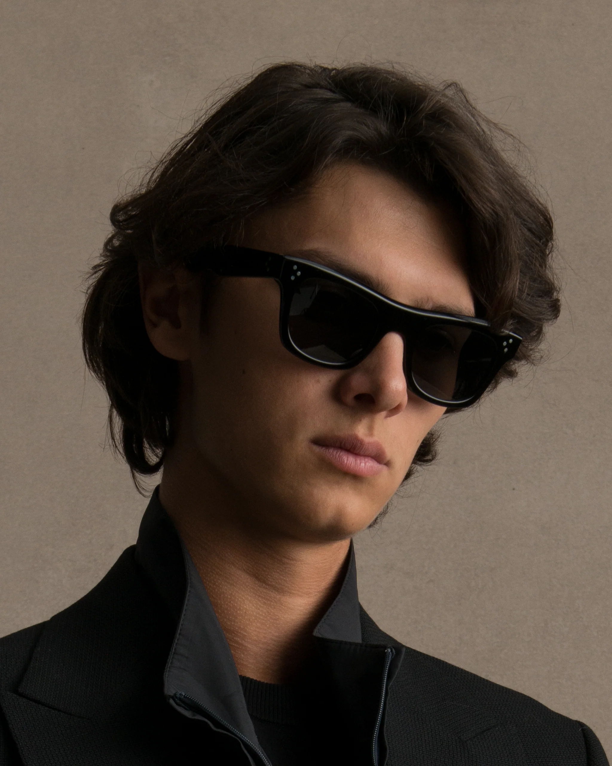 Orbison Antique Black Sunglasses - Image 4